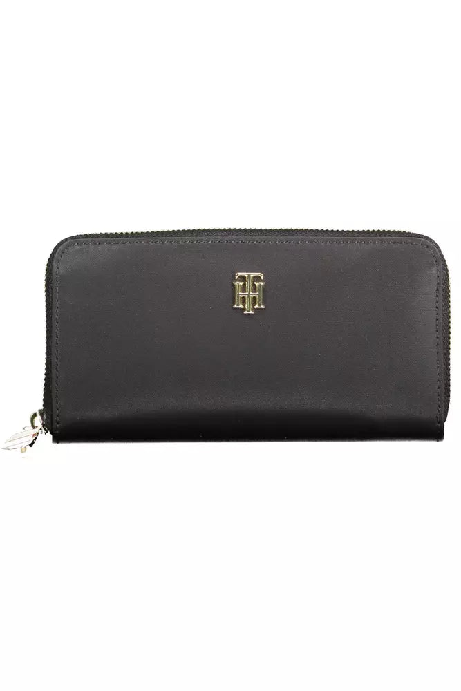 Tommy Hilfiger Sleek Black Nylon Compact Wallet